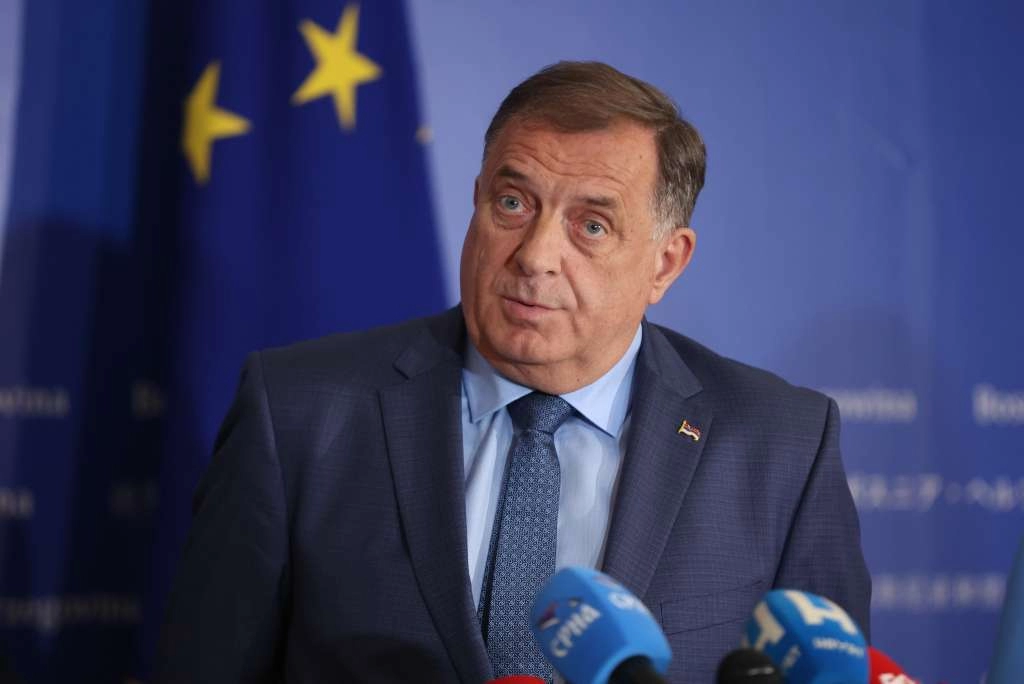 Dodik operiran u Beogradu